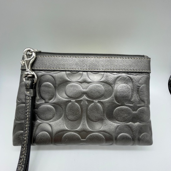 Coach Hampton Leather Shoulder Bag with Matching Zipper Pouch and Wallet - Picture 11 of 15